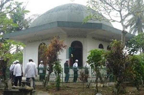 Makam Habib Ahmad bin Ali Bafaqih Tempel Makam Habib Ahmad bin Ali Bafaqih berada di Dukuh Bulan, Desa Banyurejo, Tempel, Sleman. (foto : istimewa)