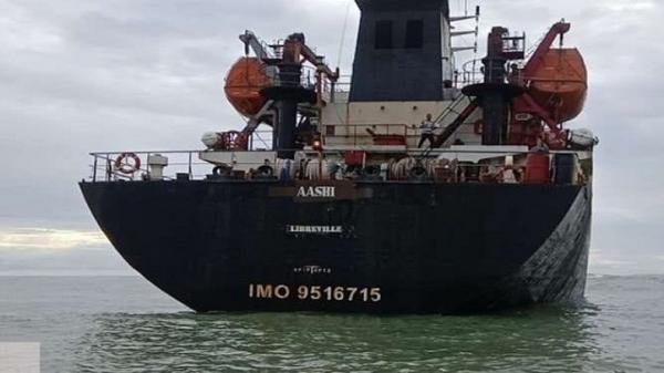 Kapal MV AASIH Terdampar di Nias Barat Kapal MV AASIH Terdampar di Nias Barat (Foto: Istimewa)