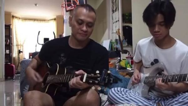 Timur Zavier kerap sepanggung dengan sang ayah