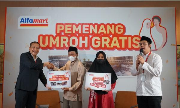 Alfamart umroh gratis Umroh gratis ini adalah hadiah dari program Pencet-pencet Asyik Alfamart. (Foto: dok Alfamart)