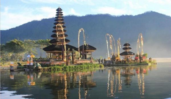 Ulun Danu Beratan Pura Ulun Danu Beratan berada di kawasan sejuk. (Foto: ulundanuberatan.com)