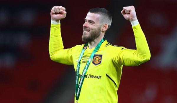 Harry Maguire dan David De Gea melakukan blunder fatal yang mengakibatkan Manchester United kalah 0-3 dari Sevilla pada leg kedua perempat final Liga Europa (Foto: Reuters/Paul Childs)