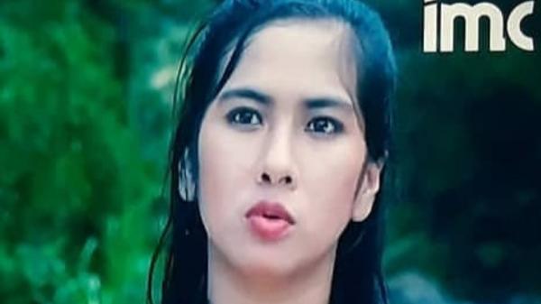 Yurike Prastika Yurike Prastika berakting sejak muda
