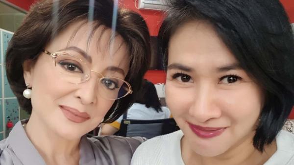 Yurike Prastika berpose dengan aktris senior Yurike Prastika berpose dengan aktris senior (Foto: IG @yurikeprastika7)