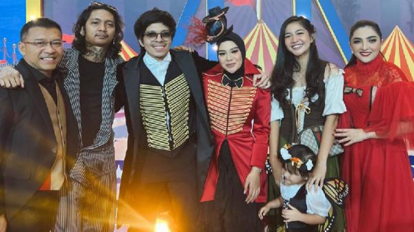 Eriska Nakesya berpose bersama Atta Halilintar (Foto: Ig @eriskanakesya)