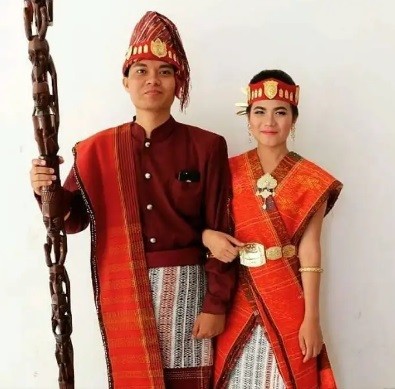 Pakaian Adat Suku Batak Simalungun Pakaian Adat Suku Batak Simalungun
