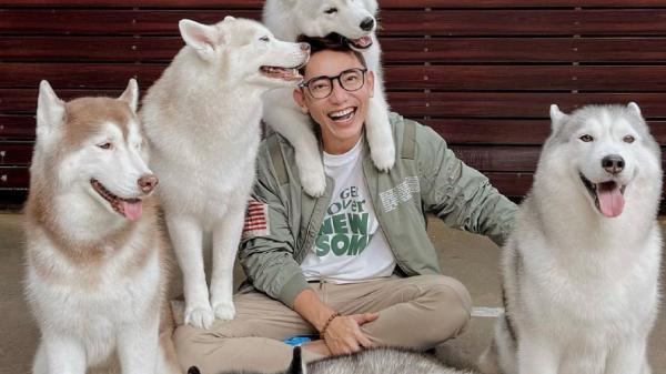 John Martin Tumbel penyuka anjing John Martin Tumbel penyuka anjing (Foto: IG @itsjohnmartint)