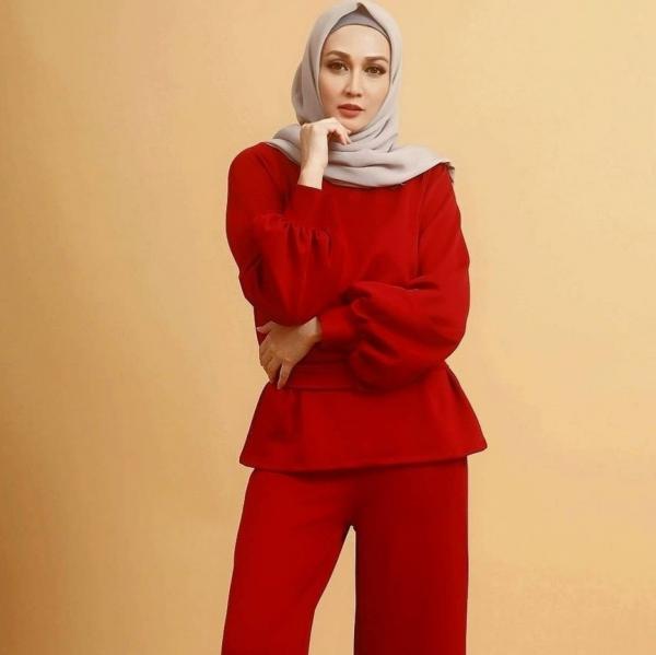 Kabar Terkini Artis Lawas Dina Lorenza