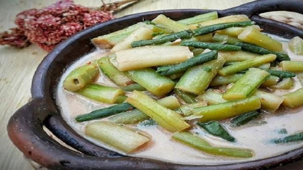 Sayur Khas Sunda Lompong Makanan khas Jawa Barat ini disebut sayur lompong . (Foto: iNews TV/Eddie Prayitno).
