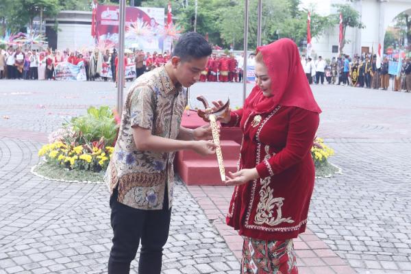 Wali Kota Semarang Hevearita Gunaryanti Rahayu Wali Kota Semarang Hevearita Gunaryanti Rahayu dan Wali Kota Solo Gibran Rakabuming Raka. (Foto: dok Pemkot Semarang)