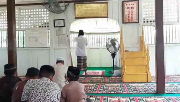 Masjid Ar Rahman dibangun sejak 1725 menjadi yang tertua di Langkat, Sumatera Utara. (Foto: Hijrah Lubis)