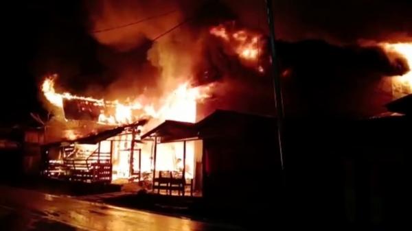 Kebakaran Gayo Kebakaran di Gayo Lues Aceh. Sembilan rumah ludes terbakar dan satu orang tewas (Dosaino/MNC Portal)