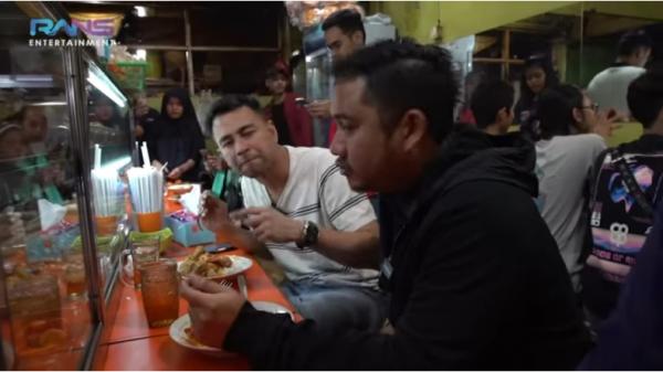 Raffi Ahmad makan di warteg Raffi Ahmad makan di warteg (Foto: Youtube RANS Entertainment)