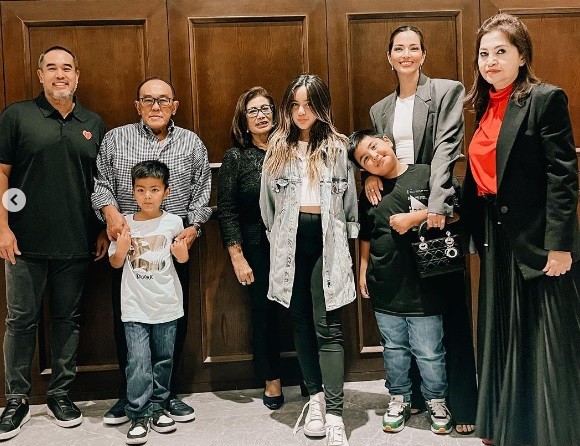 Nia Ramadhani 3 Potret cantik Nia Ramadhani ulang tahun ke-33. (foto: Instagram)