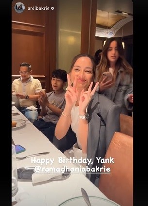 Nia Ramadhani 4 Potret cantik Nia Ramadhani ulang tahun ke-33. (foto: Instagram)