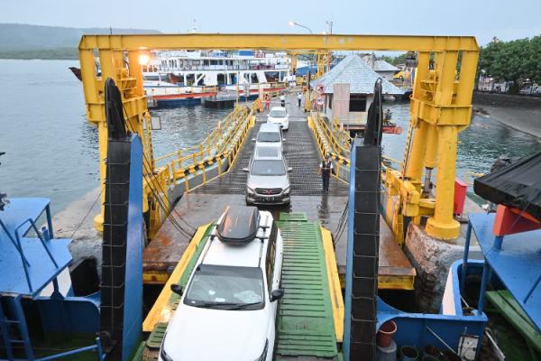 Pelabuhan Merak arus mudik Arus penyeberangan dari Pulau Jawa ke Sumatra di Pelabuhan Merak pada mudi Lebaran 2023. (Foto: dok ASDP)