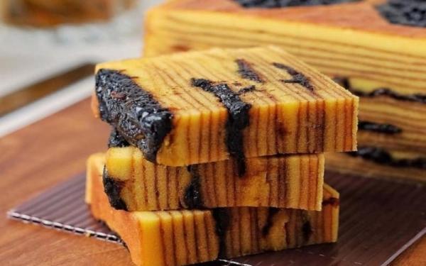 Kue lebaran khas Palembang lapis legit Kue lebaran khas Palembang lapis legit. (Foto: Instagram/@lapislegitpalembang)