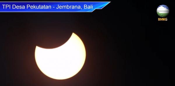 Gerhana Matahari Hibrida di Bali