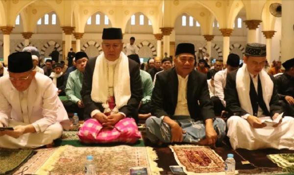 Salat Id Pontianak Sholat Idul Fitri di Masjid Mujahidin Pontianak beberapa waktu lalu. (Foto: ANTARA)