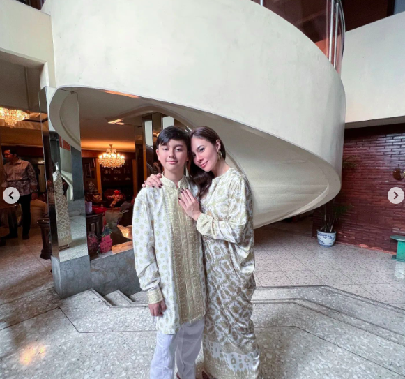Screen Shot 2023 04 23 At 12 42 21 Potret cantik Wulan Guritno saat Lebaran. (foto: Instagram)