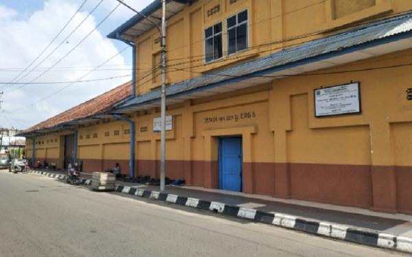 Sekanak 1 Salah satu gedung tua bekas gudang kongsi dagang, VOC di Sekanak Palembang. (Foto: Dok/Berli)