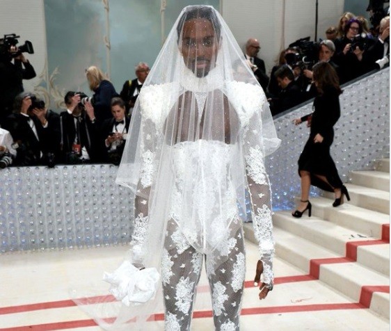 Alton Mason Artis Paling Nyeleneh di Met Gala 2023. (foto: Twitter)