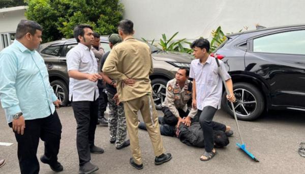 Pelaku penembakan kantor MUI di Menteng, Jakarta Pusat diamankan pada pagi hari ini Selasa (2/5/2023).