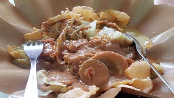 GADO-GADO AYAM CIREBON Gado-gado ayam, kuliner khas Cirebon. (FOTO: ISTIMEWA)