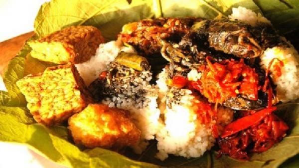 Nasi jamblang Cirebon. (FOTO: ISTIMEWA)