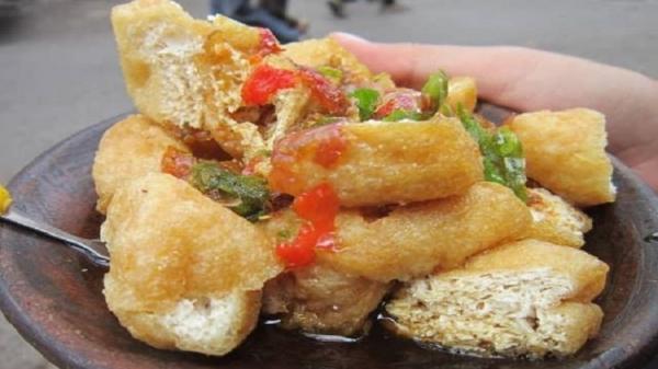 TAHU GEJROT CIREBON Tahu gejrot, makanan khas Cirebon. (FOTO: ISTIMEWA)