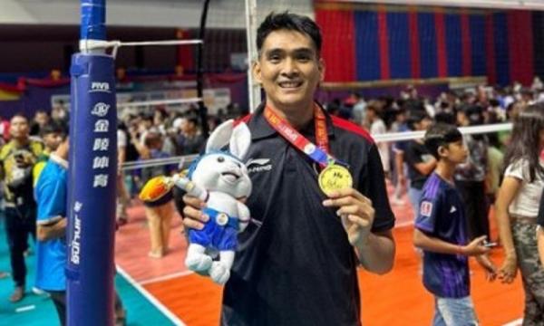 Profil Rivan Nurmulki menarik diulas. Dia bintang Timnas Voli Putra Indonesia yang tengah menjadi buah bibir. (Foto: Instagram/rivannurmulki)