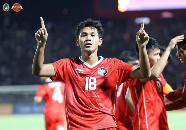 Timnas Indonesia U-22 Titan Agung Striker Timnas Indonesia U-22, Titan Agung merayakan gol ke gawang Kamboja pada laga terakhir Grup A SEA Games 2023 di Stadion Olympic, Phnom Penh, Kamboja pada Rabu (10/5/2023). (Foto: Instagram/@pssi)