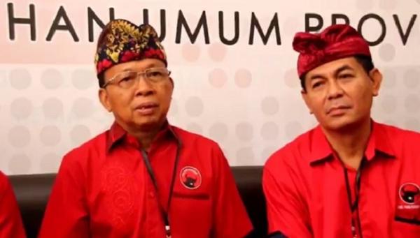 Koster Caleg Pdip Ketua DPD PDIP Bali memimpin pendaftaran bakal caleg di KPU Bali, Kamis (11/5/2023), (Foto : Indira Arri)
