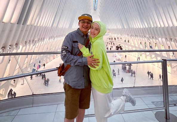Pasha Dan Adelia Artis menikahi pramugari cantik. (Foto: Instagram)