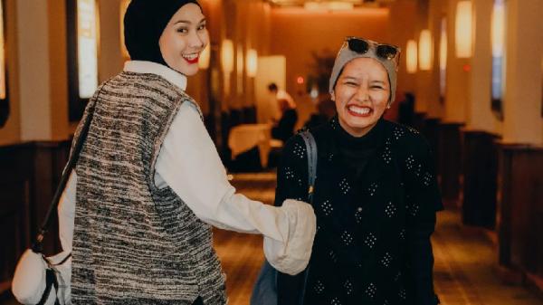 Prilia Nur Afrida Prilia Nur Afrida, asisten Zaskia Adya Mecca (Foto: https://www.instagram.com/prilianurafrida/)