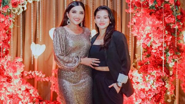 Vyndika Giselle Vyndika Giselle, asisten Ashanty (Foto: