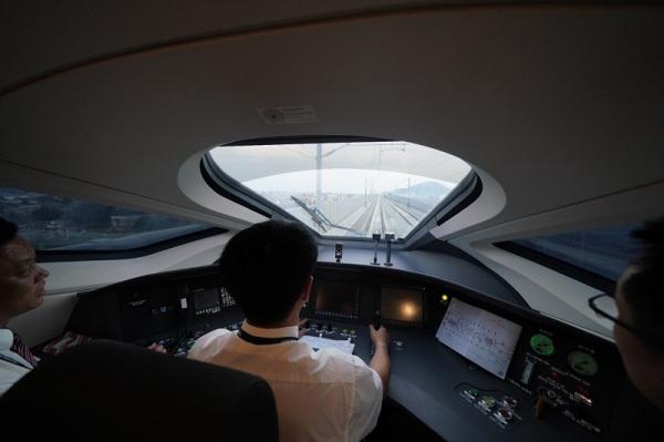 Ruang Masinis Kereta Inspeksi Ruang Masinis Comprehensive Inspection Train (CIT) atau kereta inspeksi untuk Kereta Cepat Jakarta Bandung (KCJB). (Foto: dok KCIC)