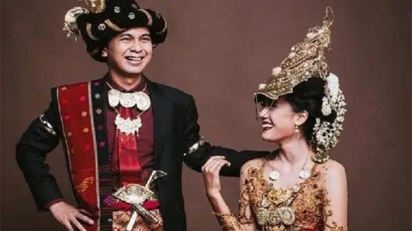 Pakaian Adat Sumatera Utara Mandailing Natal Pakaian Adat Sumatera Utara Mandailing Natal
