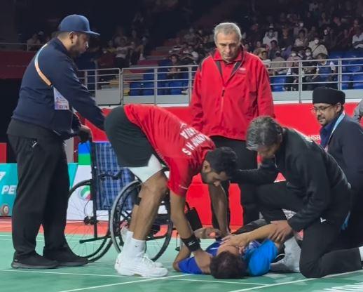 Prannoy HS Christian Adinata Pebulu tangkis tunggal putra Indonesia, Christian Adinata mengalami cedera saat melawan wakil India Prannoy HS di semifinal Malaysia Masters 2023, Sabtu (27/5/2023). (Foto: BWF)