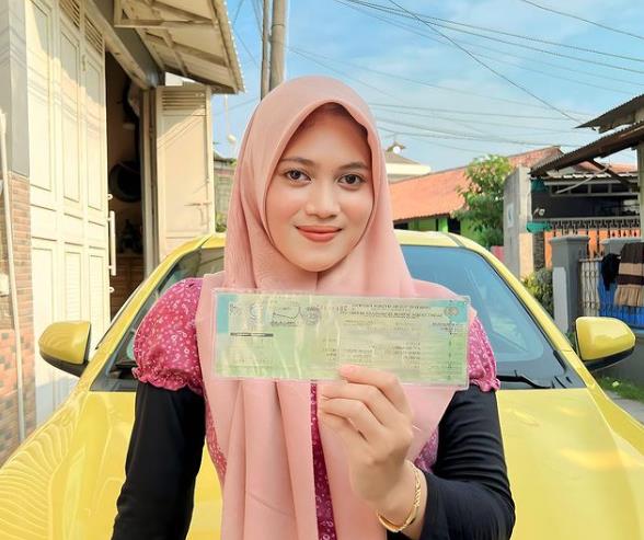 Devi Flash Sale Agya (Foto: dok Instagram @deviaangreini_)
