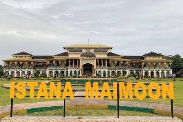 Istana Maimoon Medan