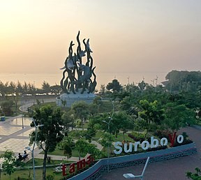 Taman Suroboyo menjadi ikon dan destinasi wisata di Kota Surabaya. (Foto: Antara)
