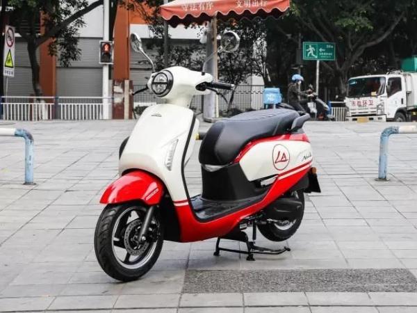 Honda NS125LA 3