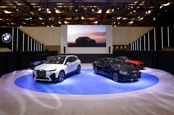 BMW IX And BMW I4