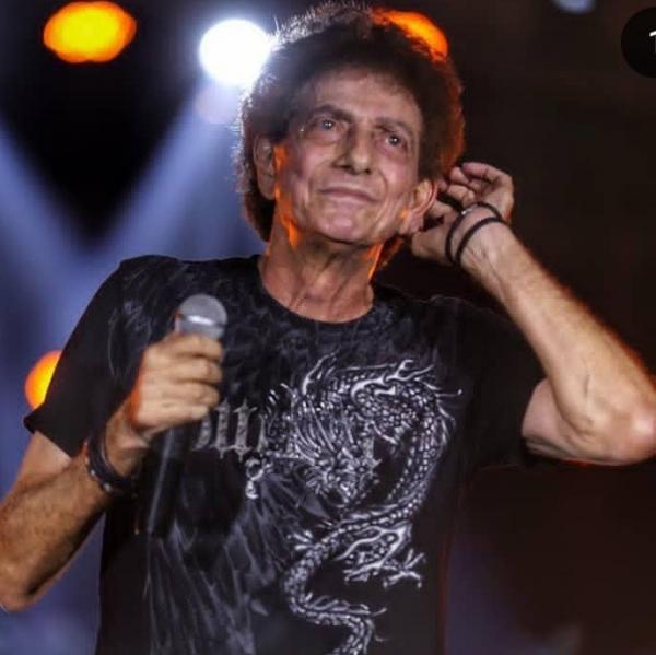 Deretan artis lawas punya anak di usia lebih 60 tahun. (Foto: instagram)