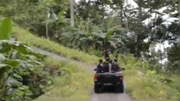 Satgas gerebek KKB di Yapen Satgas Ops Damai Cartenz menggerebek tempat persembunyian Kelompok Kriminal Bersenjata (KKB) di Kampung Ambaidiru, Distrik Kosiwo, Kepulauan Yapen, Papua. (Foto: Istimewa).