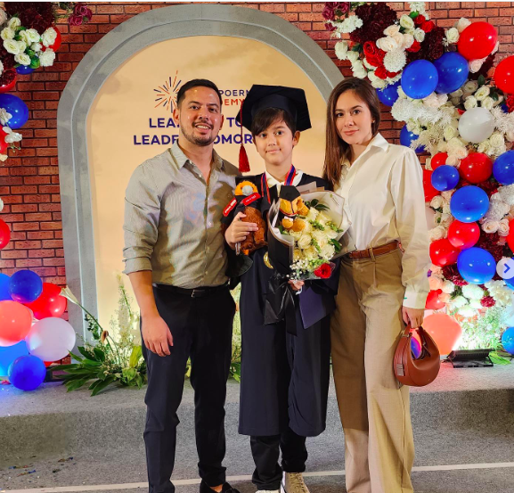 Screen Shot 2023 06 21 At 08 49 55 Mantan pasangan artis kompak hadiri kelulusan anak. (Foto: Instagram)