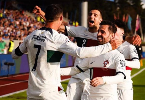 Cristiano Ronaldo Timnas Portugal Kapten Timnas Portugal, Cristiano Ronaldo merayakan gol ke gawang Islandia pada laga Grup J Kualifikasi Euro 2024 di Stadion Laugardalsvollur, Reykjavik, Rabu (21/6/2023) dini hari WIB. (Foto: Instagram/@ portugal)
