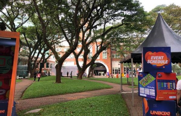 taman di kampus UPH Taman di kampus UPH (Foto: Puti Aini Yasmin)