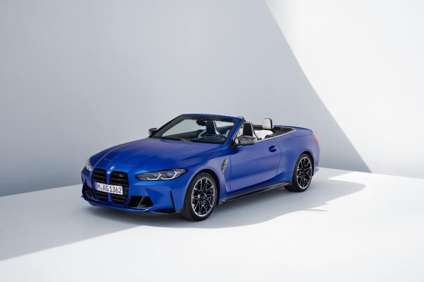 BMW M4 Competition Convertible M XDrive 2